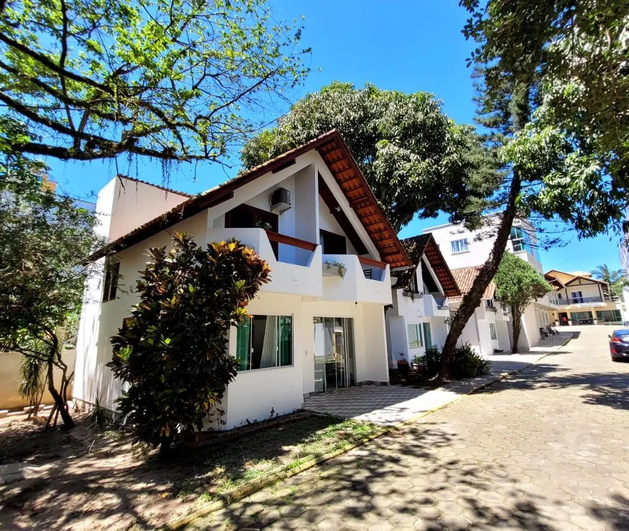Feriehus Residencial Rota Do Sol Bombinhas Centro 100 Metros Da Praia Brasilien